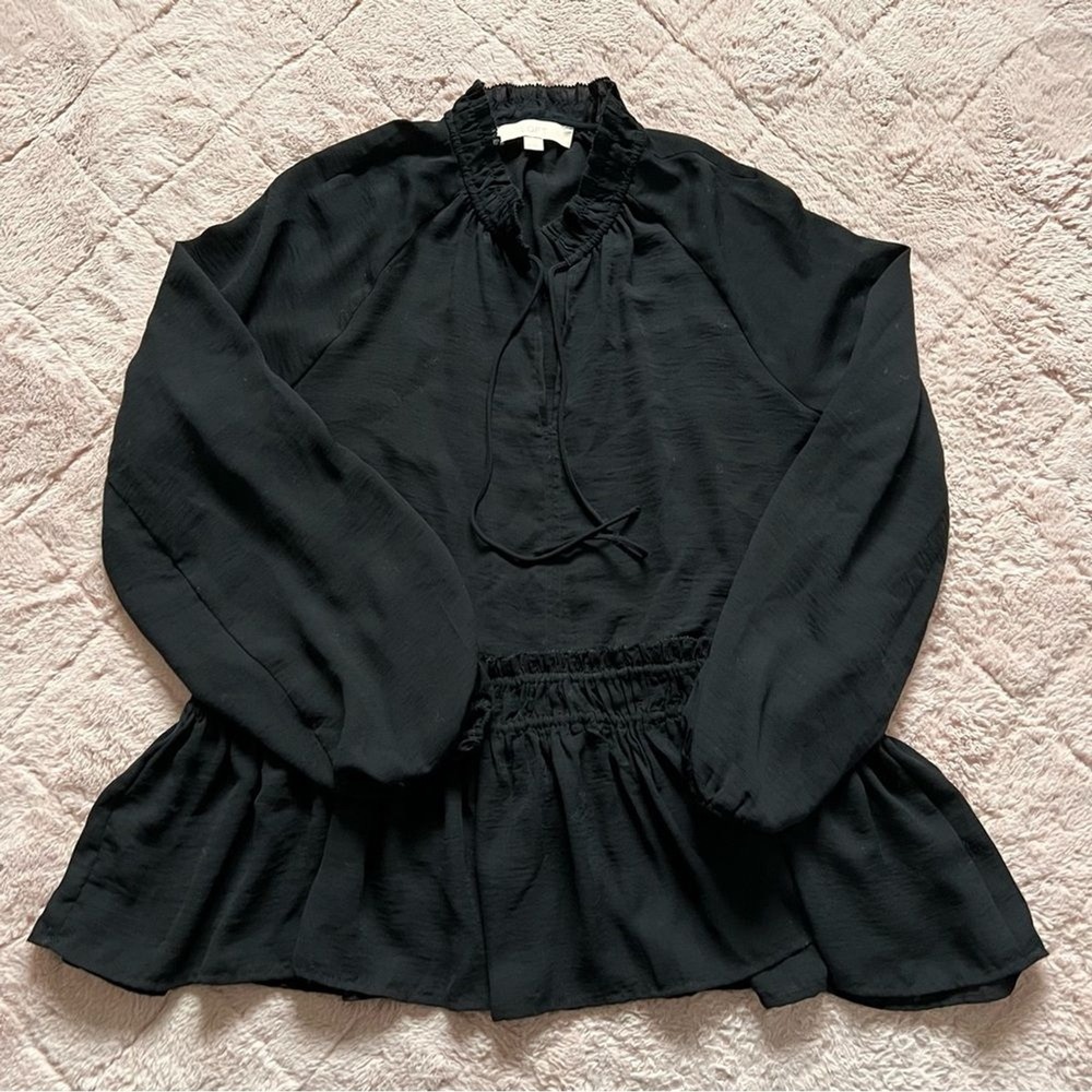 LOFT V Neck Peplum Blouse Preppy Minimalist Capsule Whimsical Cottage Size M